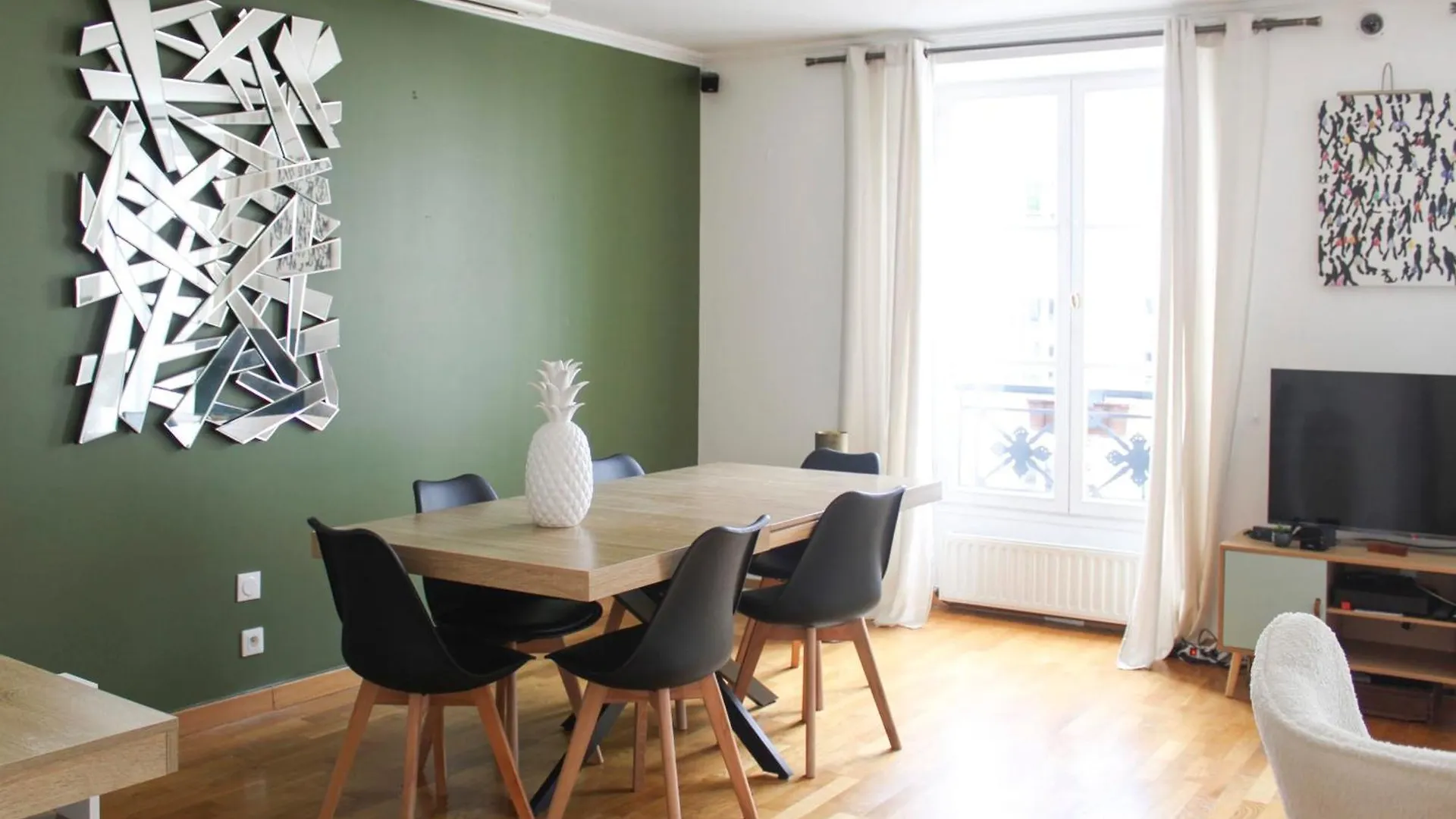 Spacious Duplex In The Heart Of Paris 0*,  France